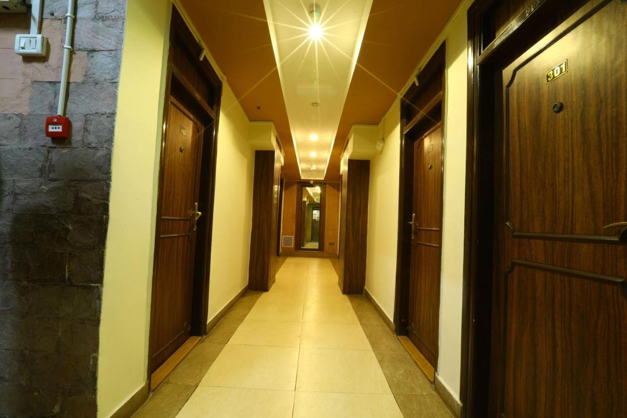 Hotel Sona Панаджі Екстер'єр фото